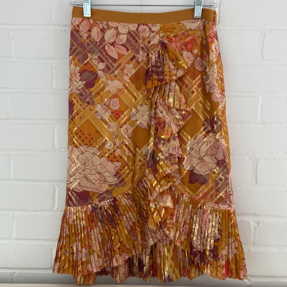New With Tags. Tory Burch Gold Shimmer Flower Print Festive Holiday Skirt Size 2